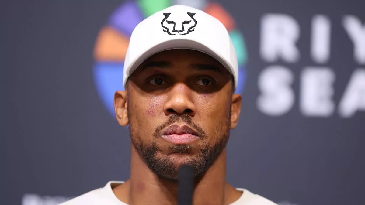 Anthony Joshua suspended from boxing