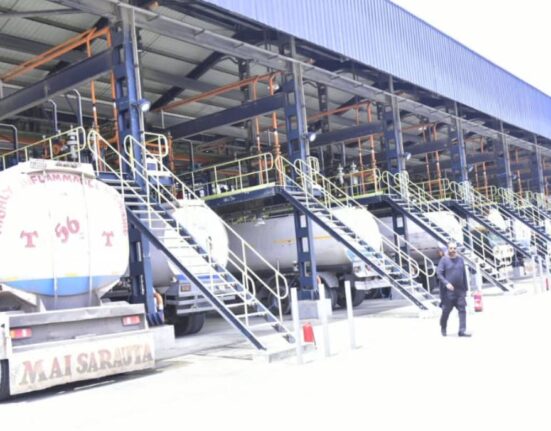 NNPCL begins lifting Petrol from Dangote Refinery