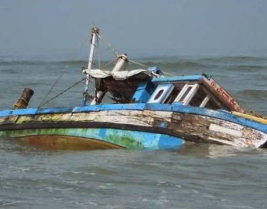 Niger Boat carrying 300 Passengers Capsizes, 60 dead Bodies Recovered