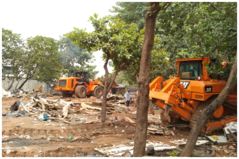 Abia Government Begins Demolition of Illegal Motor Parks, Shanties in Umuahia