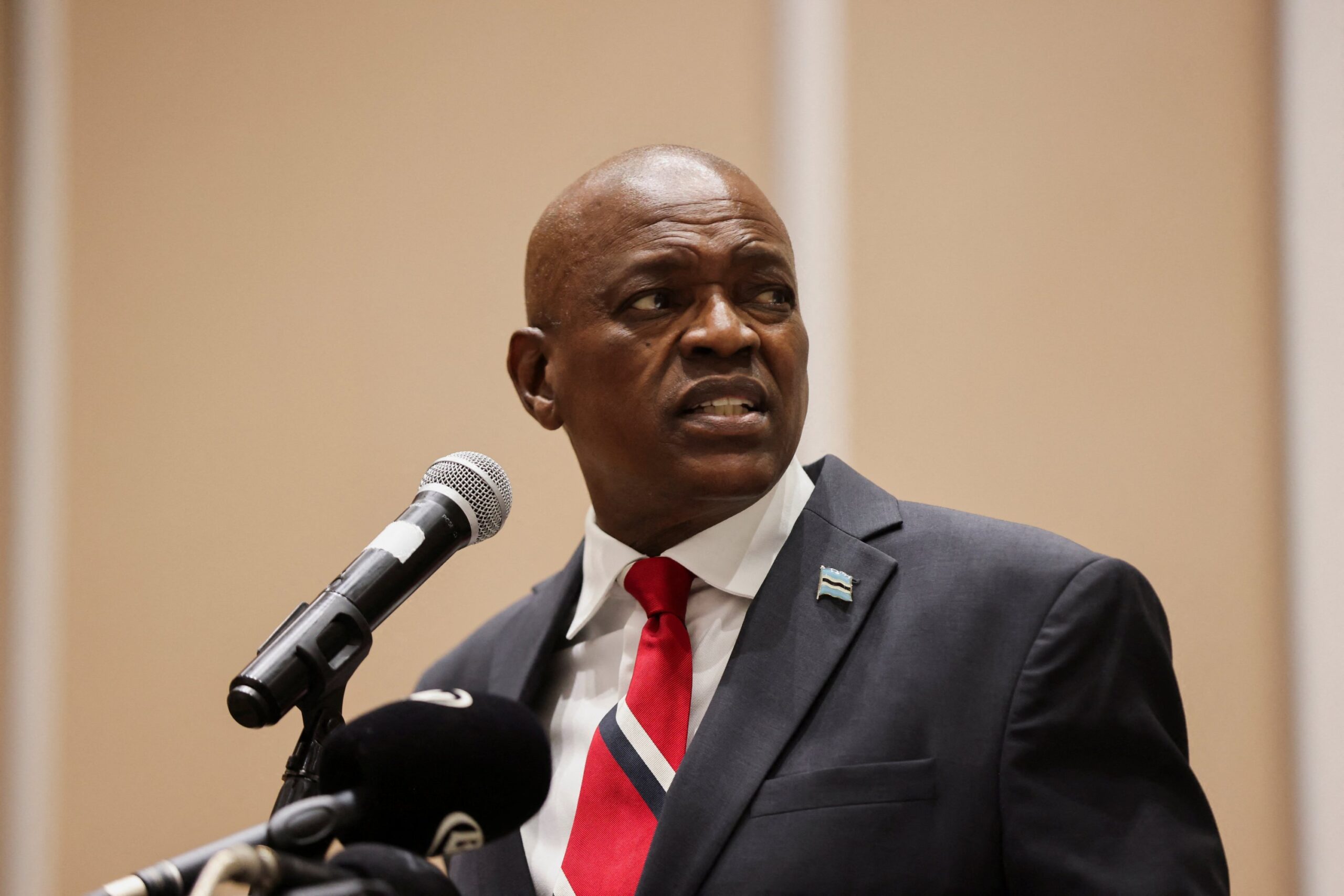 Botswana President Masisi Concedes Defeat After Opposition's Election Win