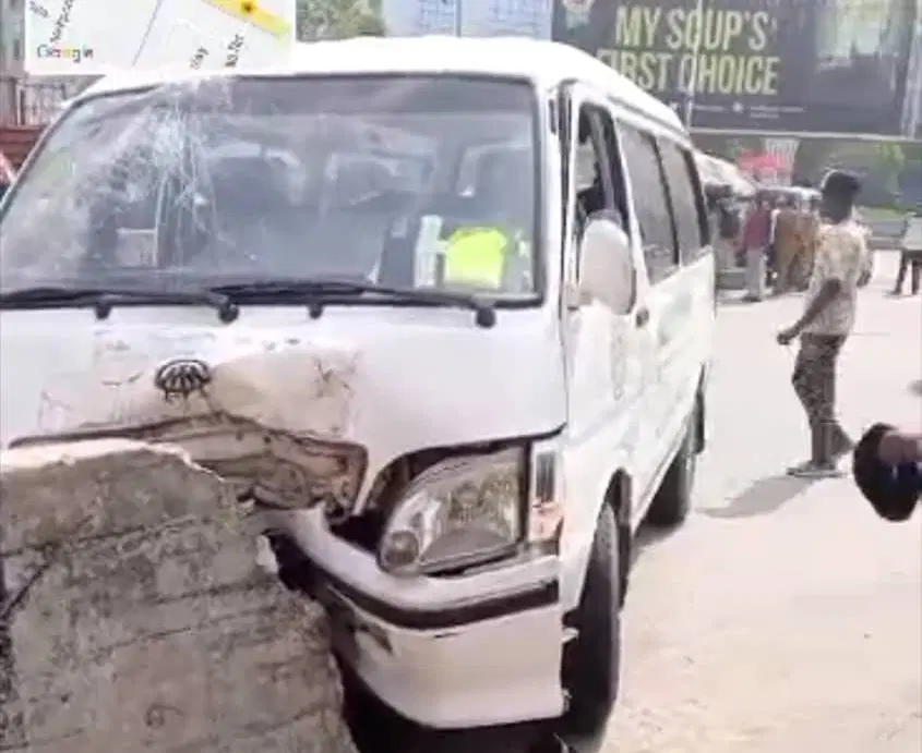 Bus driver escapes death in Lagos after brake failure