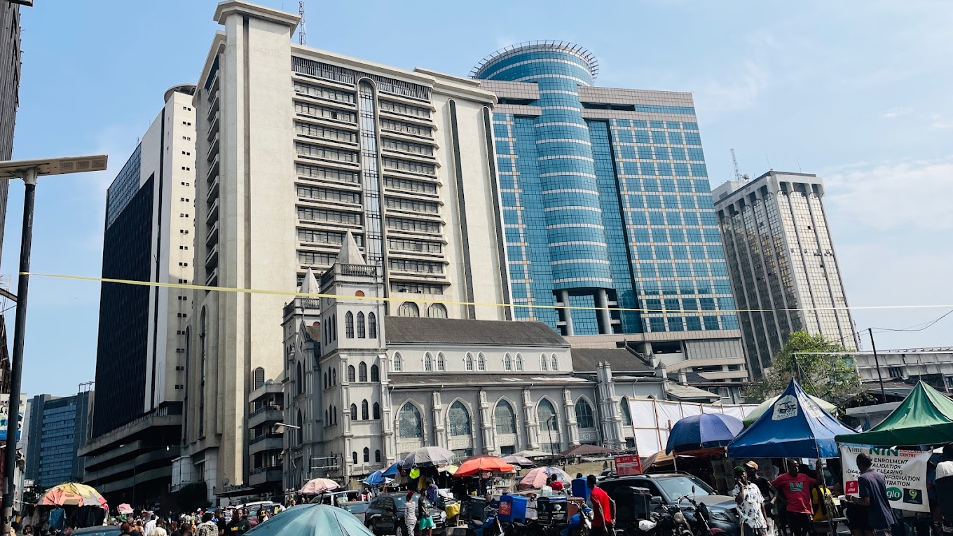 The Central Bank of Nigeria (CBN) has introduced a minimum trade value of $100,000 for interbank foreign exchange transactions conducted through the Electronic Foreign Exchange Matching System (EFEMS). The directive, dated 25 November 2024, was signed by Dr Omolara Duke, Director of the Financial Markets Department. The CBN stated that the move aims to enhance transparency, efficiency, and compliance within Nigeria’s foreign exchange market. To support this, Bloomberg’s BMatch has been designated as the official order-matching platform for interbank FX trading. The new rules also stipulate that the $100,000 minimum trade value will include incremental clip sizes of $50,000, allowing for flexibility in transaction sizes. The EFEMS is designed to streamline interbank forex trading, minimise counterparty risks, and enforce adherence to CBN regulations.