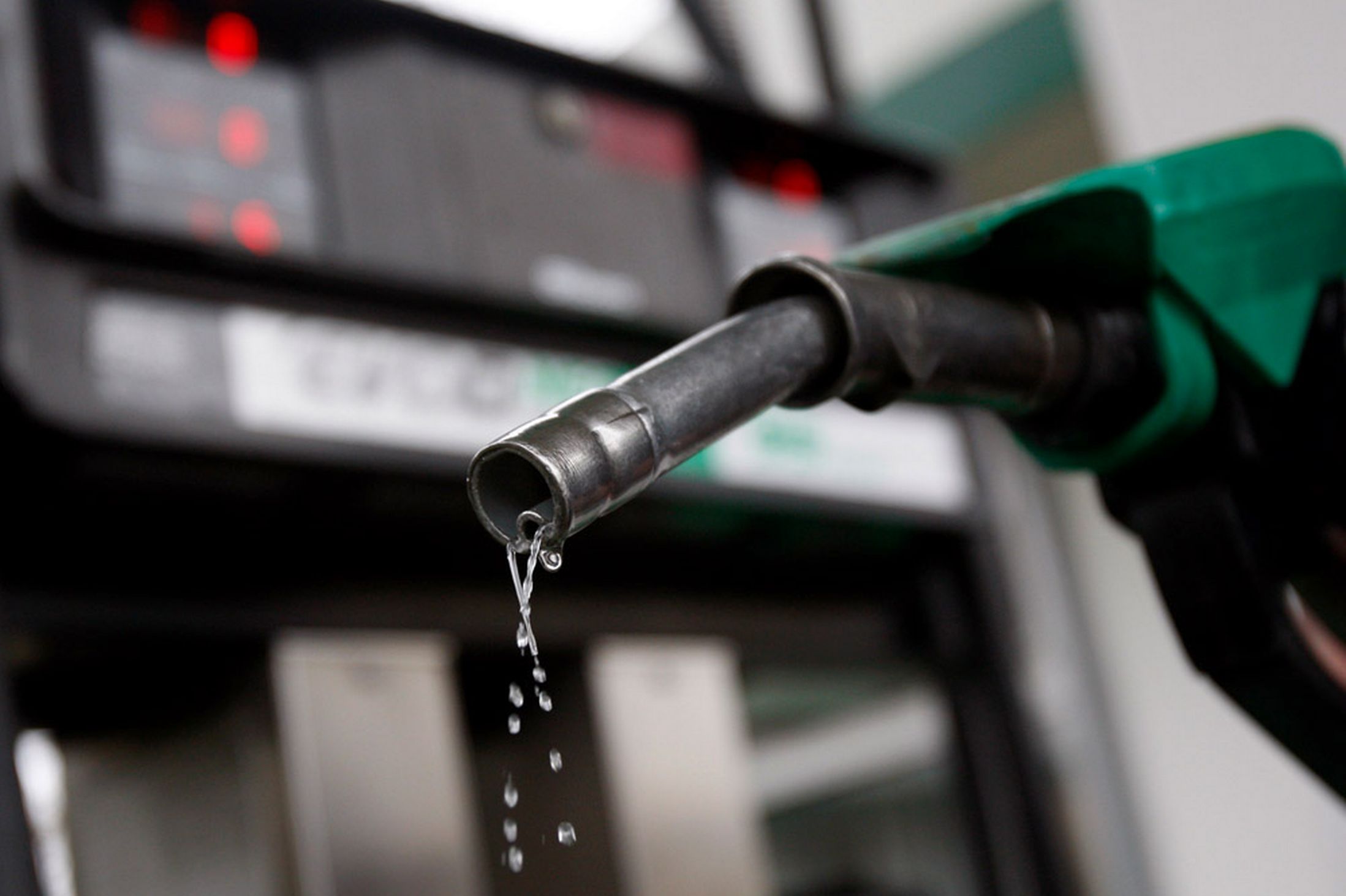 vNigerian Professionals in Europe Warn Against Substandard Fuel Imports