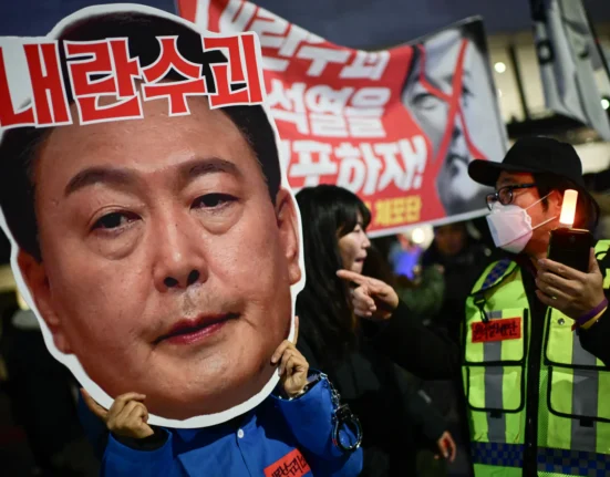 South Korean President Faces Travel Ban Amid Leadership Crisis