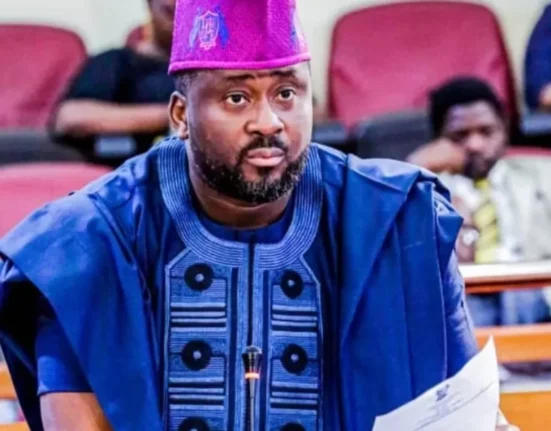 Desmond Elliot Urges Lagosians to Discourage Roadside Parking