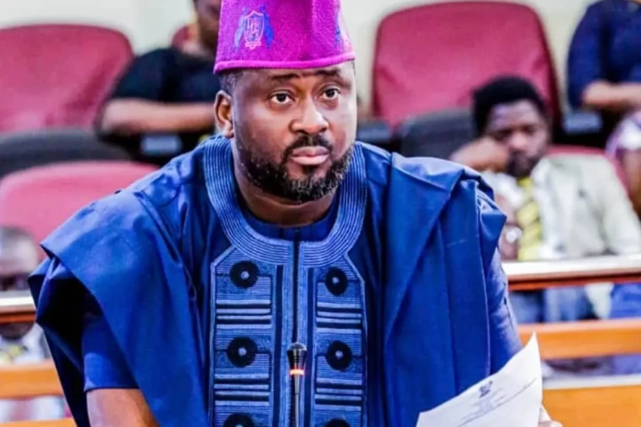 Desmond Elliot Urges Lagosians to Discourage Roadside Parking