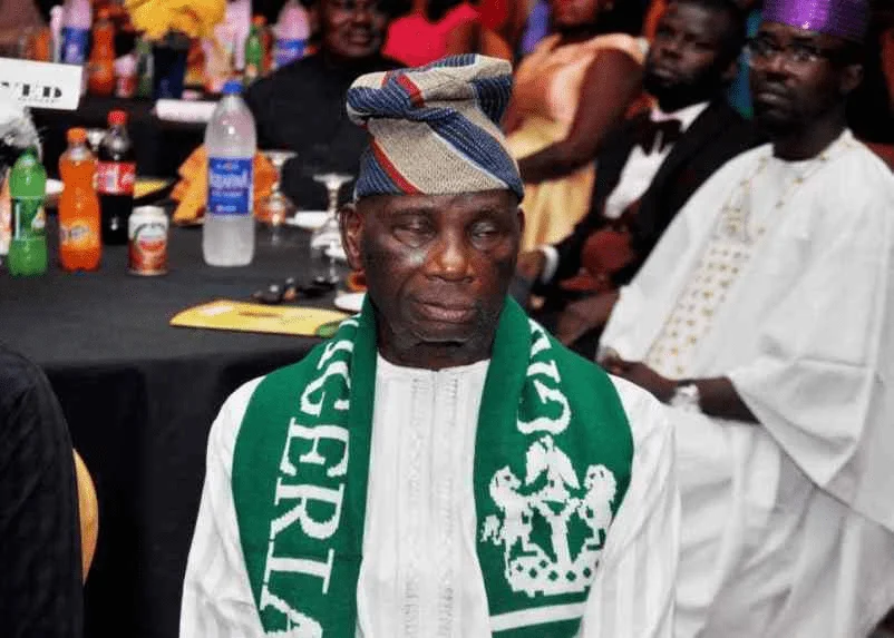 FG Fulfils Pledge to Late Flag Designer’s Family with N30m Donation