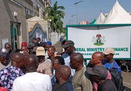 Federal Government Settles Allowances for Protesting Retired Military Personnel