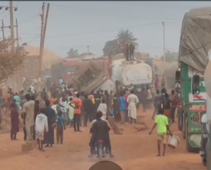 Fresh Incident Raises Alarm as Residents Gather Around Fallen Tanker in Niger State