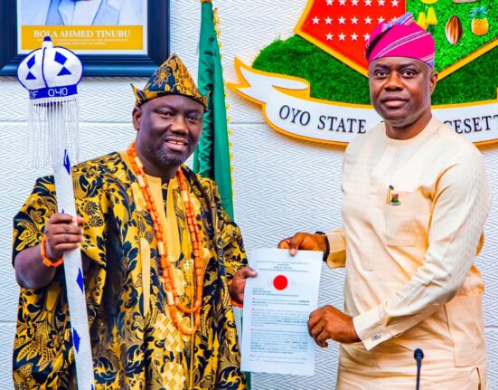 Governor Makinde Presents Staff of Office to New Alaafin of Oyo