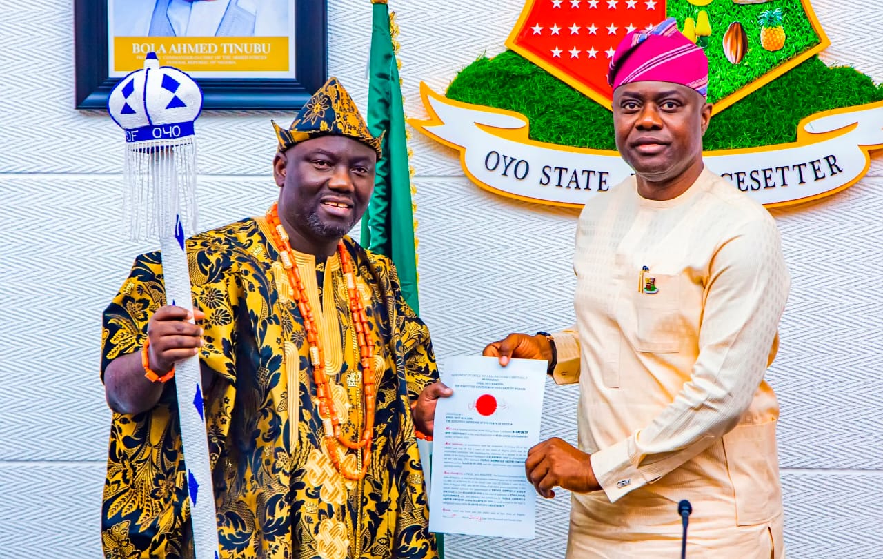 Governor Makinde Presents Staff of Office to New Alaafin of Oyo