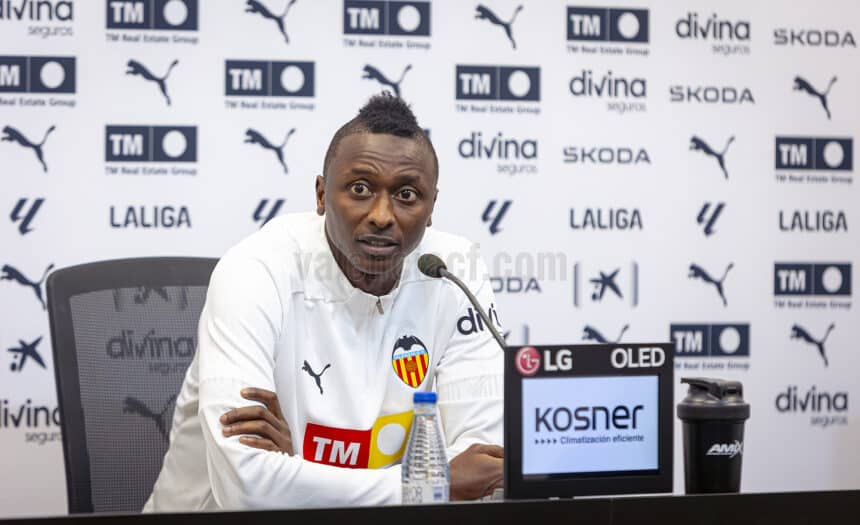 Umar Sadiq Backs New Super Eagles Coach Eric Chelle to Succeed