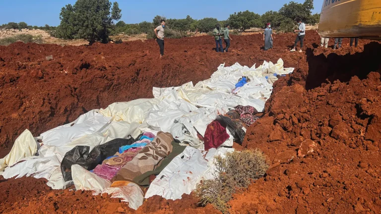 Mass Grave of 28 Migrants Found in Libya’s Desert