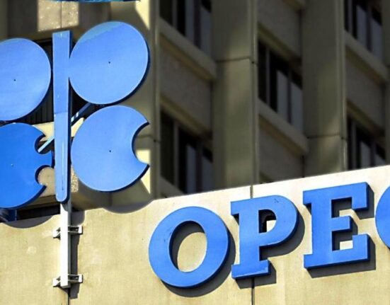 Nigeria’s Oil Output Declines by 30,000 Barrels per Day, Missing OPEC Quota