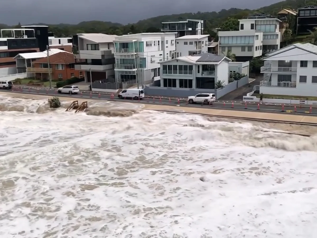 80,000 Homes Without Power as Cyclone Alfred Approaches Brisbane