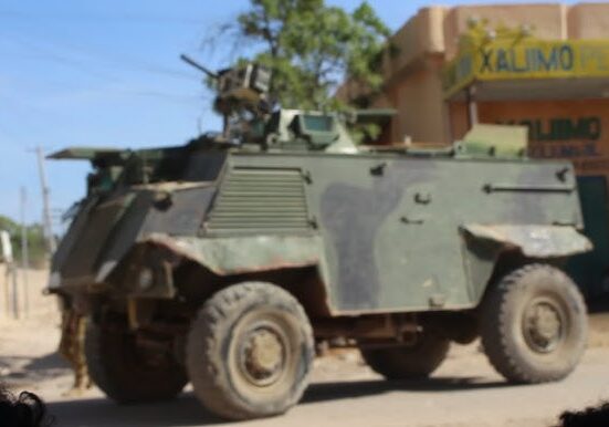 Al-Shabab gunmen lay siege to Somali hotel