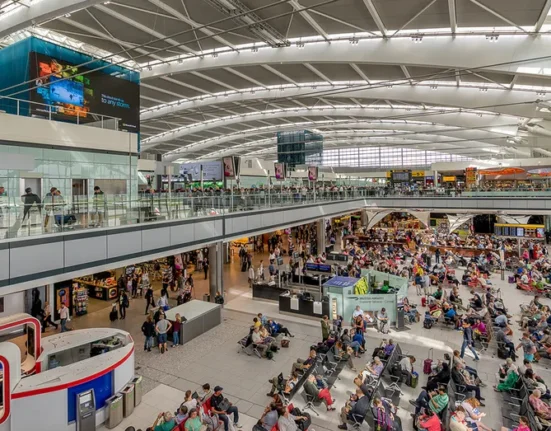 Power Outage Forces Heathrow Airport to Suspend Operations