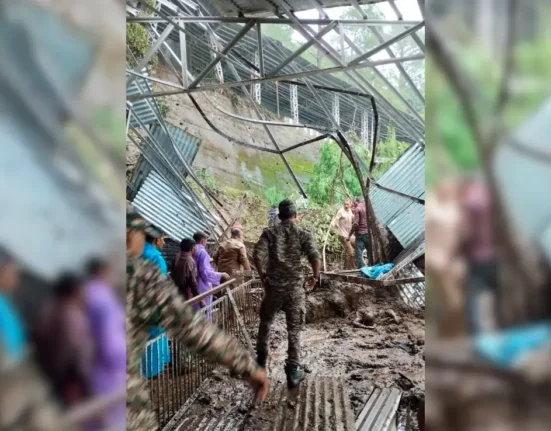 At Least 30 People Dead as Landslide Hits Kashmir Shrine Route