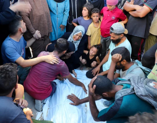 39 People killed as Israeli bombardment continues in Gaza