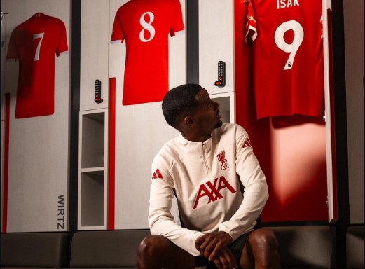 Liverpool Boss Slot Describes Isak as “Maybe the Best Striker in the World”