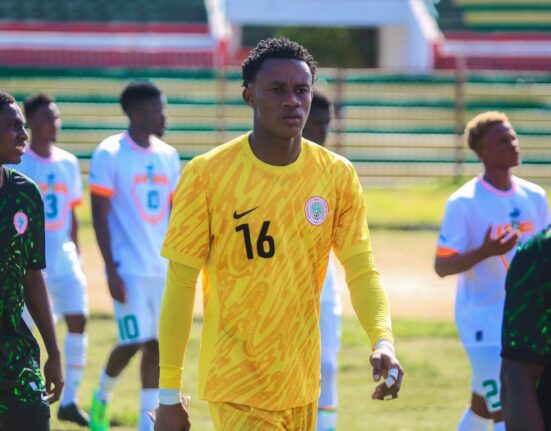 Manchester United Track Nigeria’s Teenage Goalkeeper Harcourt