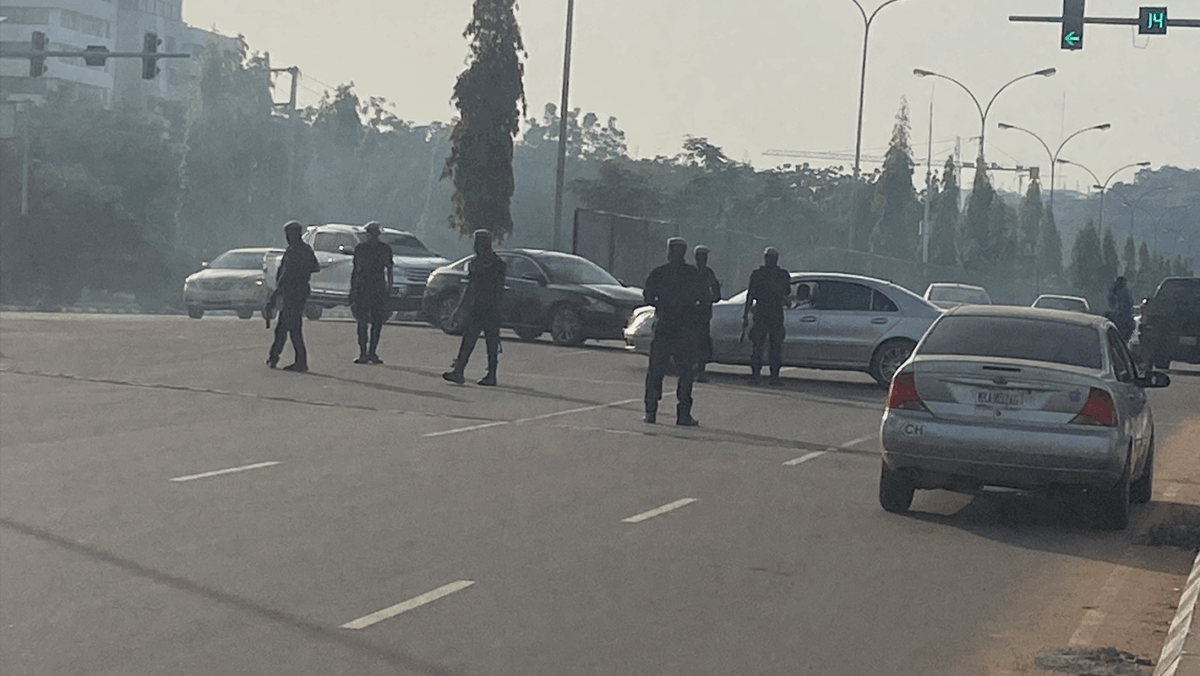 Police Fire Tear Gas to Disperse #FreeNnamdiKanu Protesters in Abuja