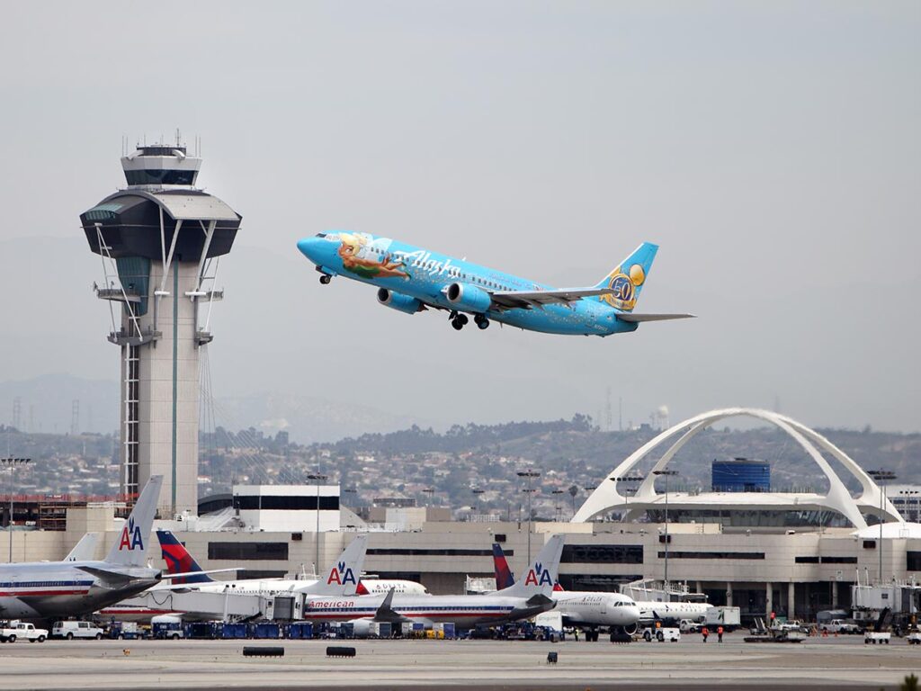 California Airport Left Without Air Traffic Controllers Amid US Shutdown