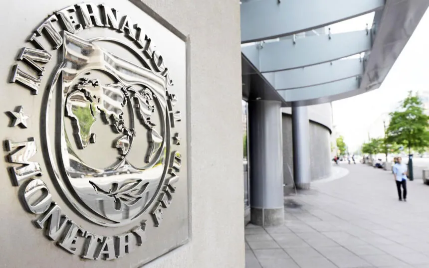 Central Bank Wins IMF Praise as Inflation Falls and Confidence Rises
