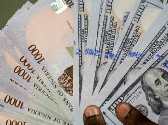 Naira Weakens on Streets but Gains in Official Market