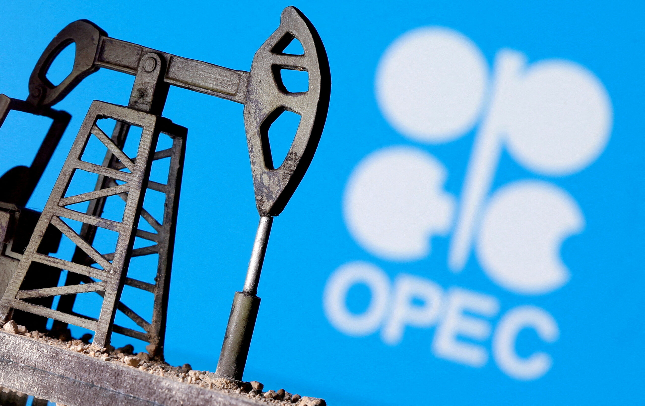 OPEC+ to Pause Oil Output Increases in Early 2026 Over Weak Demand