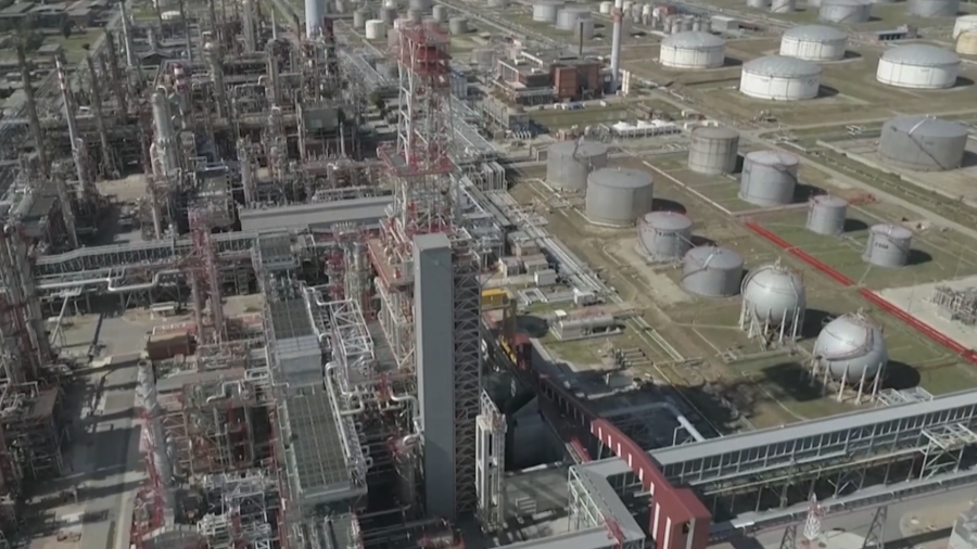 US Sanctions Threaten Shutdown of Serbia’s Only Oil Refinery