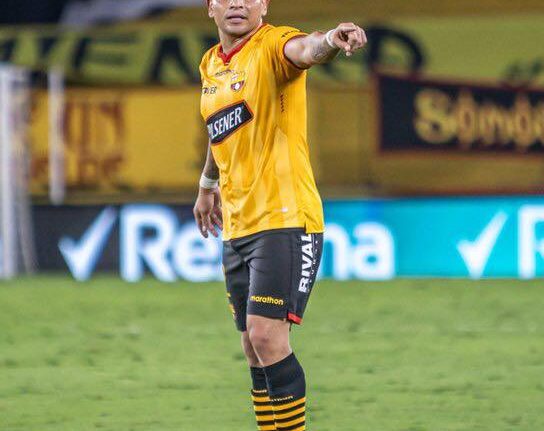 Ecuadorian Footballer Mario Pineida Killed in Targeted Shooting