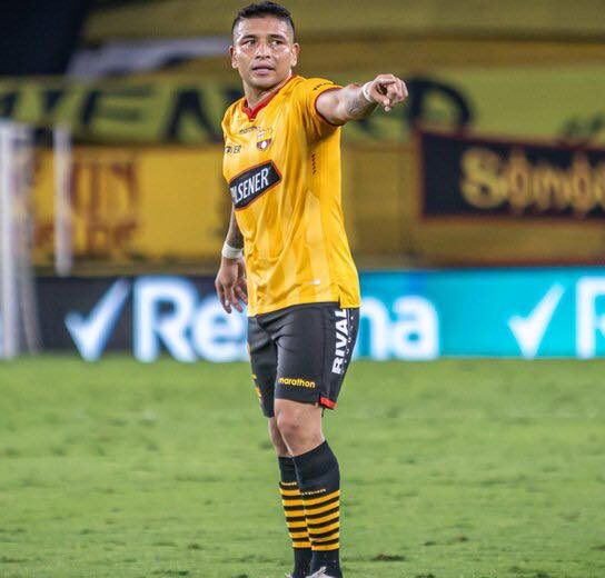 Ecuadorian Footballer Mario Pineida Killed in Targeted Shooting