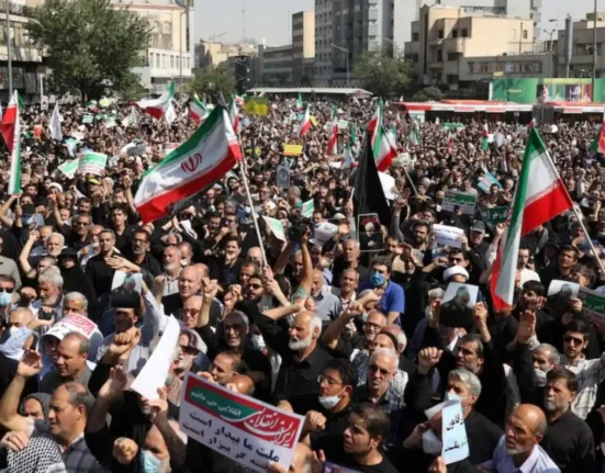 Students Join Nationwide Protests over Iran’s Plunging Currency