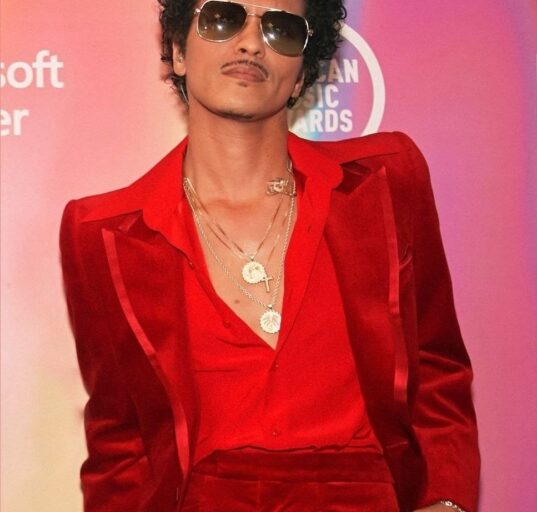 Bruno Mars Announces Completion of New Studio Album