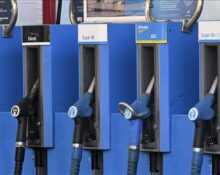 Oil Prices Fall to $90 After Trump Comments on Strait of Hormuz