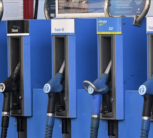 Oil Prices Fall to $90 After Trump Comments on Strait of Hormuz