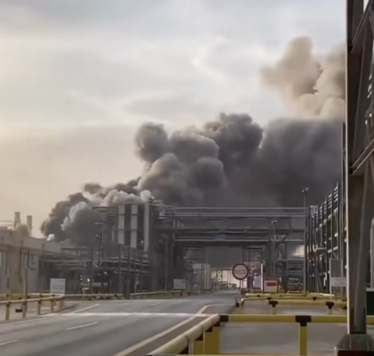 Attacks on Saudi Energy Sites Kill One, Reduce Oil Output by 600,000 Barrels Per Day