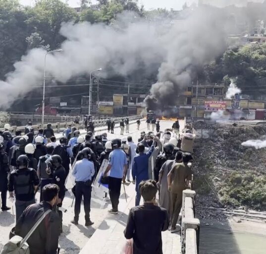 11 People killed in Pakistan-administered Kashmir clashes