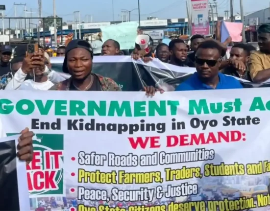 Protesters Block Ibadan Road Over Abducted Oyo Pupils and Teachers