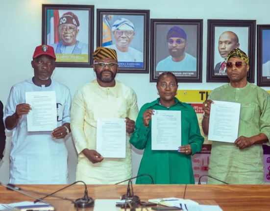 Lagos State signs MoU with transport unions to regulate commercial buses